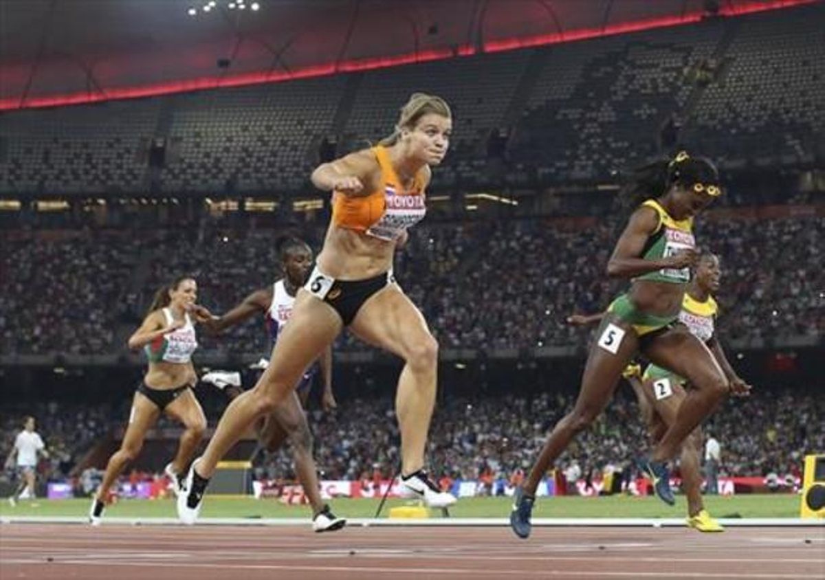 Dafne Schippers s’imposa sobre la mateixa línia a la jamaicana Elaine Thompson en el 200. Dafne Schippers s’imposa sobre la mateixa línia a la jamaicana Elaine Thompson en el 200.