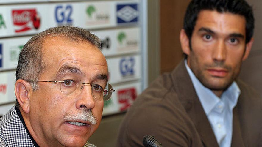 Unión. Antonio Tapia y Fernando Sanz formarán un nuevo tándem en los despachos ya que la última vez que coincidieron en Málaga, Sanz era jugador del técnio.