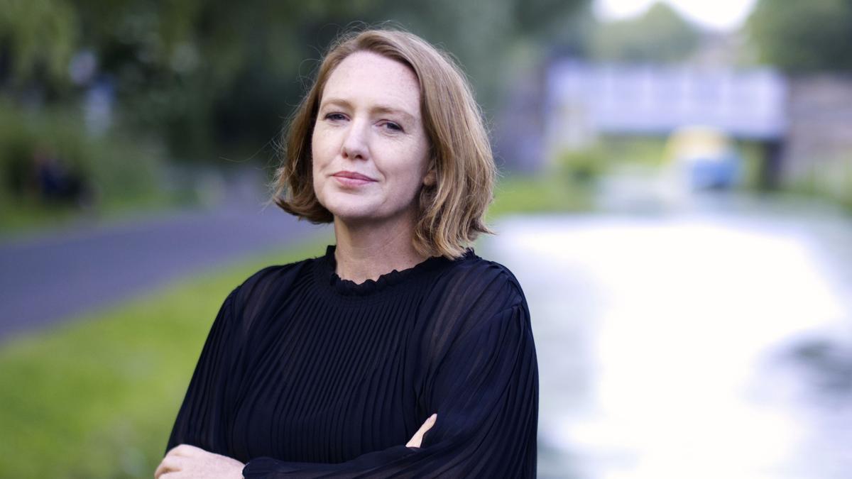 Paula Hawkins