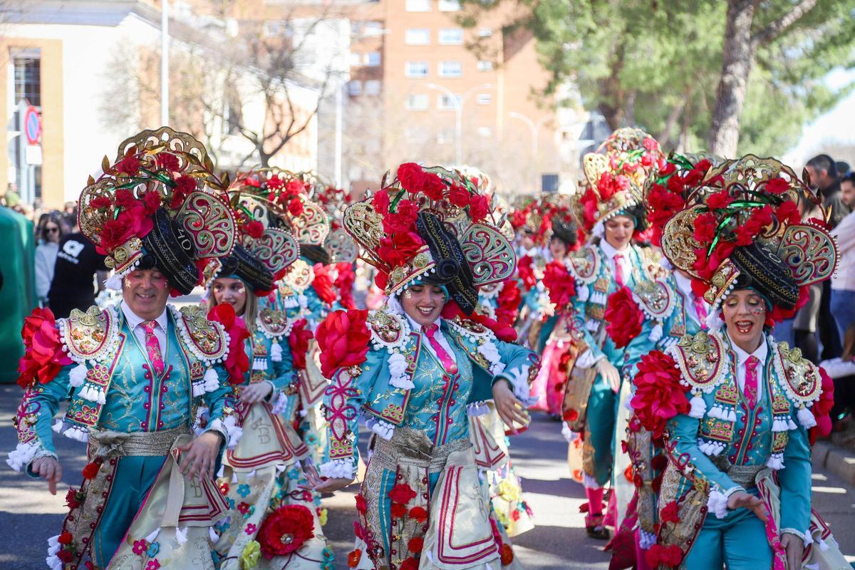 Fotogalería | Valdepasillas se consolida como culmen al Carnaval de Badajoz