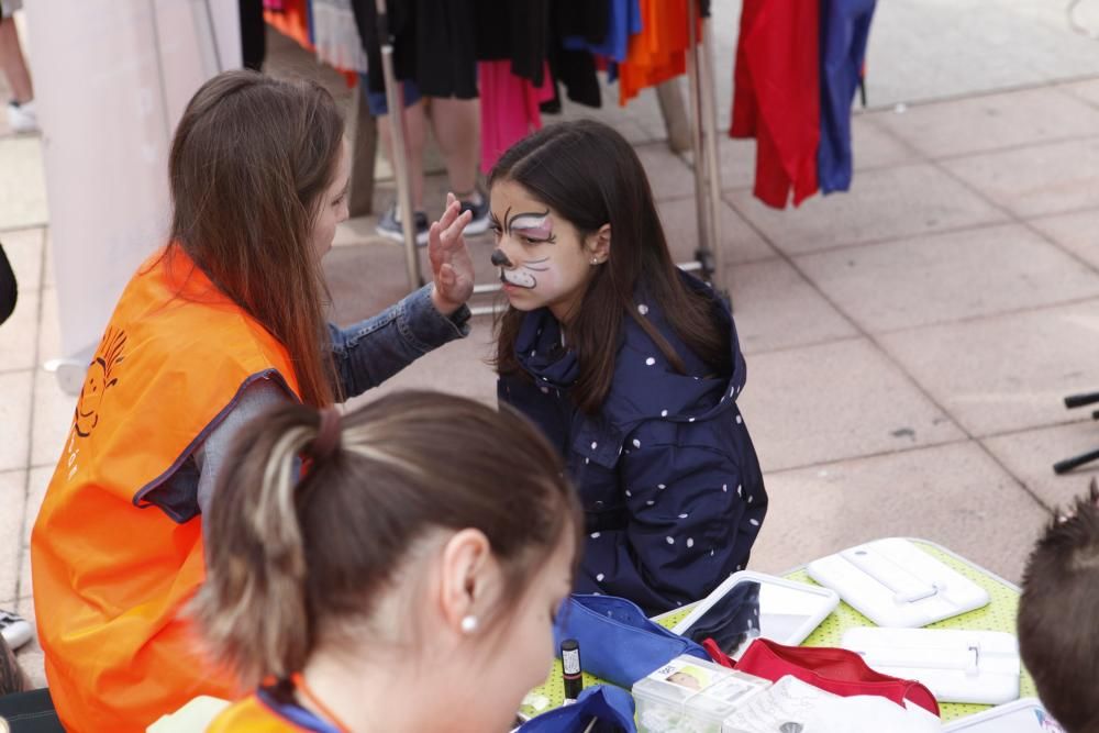 Jornada de surf solidario en Gijón