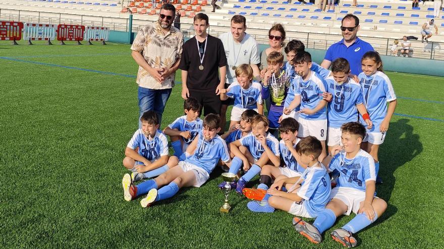 Equipo de la EFB Moañesa campeón en la categoría alevín.