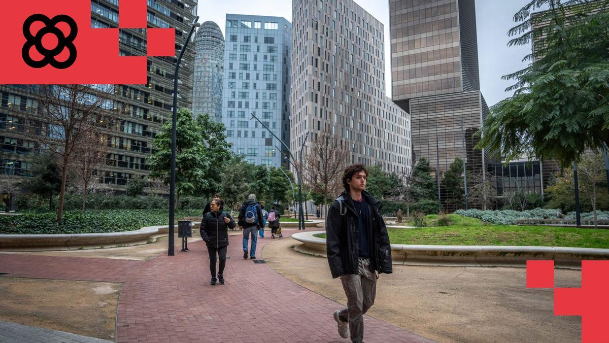 Ambiente estudiantil en las calles del 22@, donde ya operan más de veinte centros universitarios y de másters