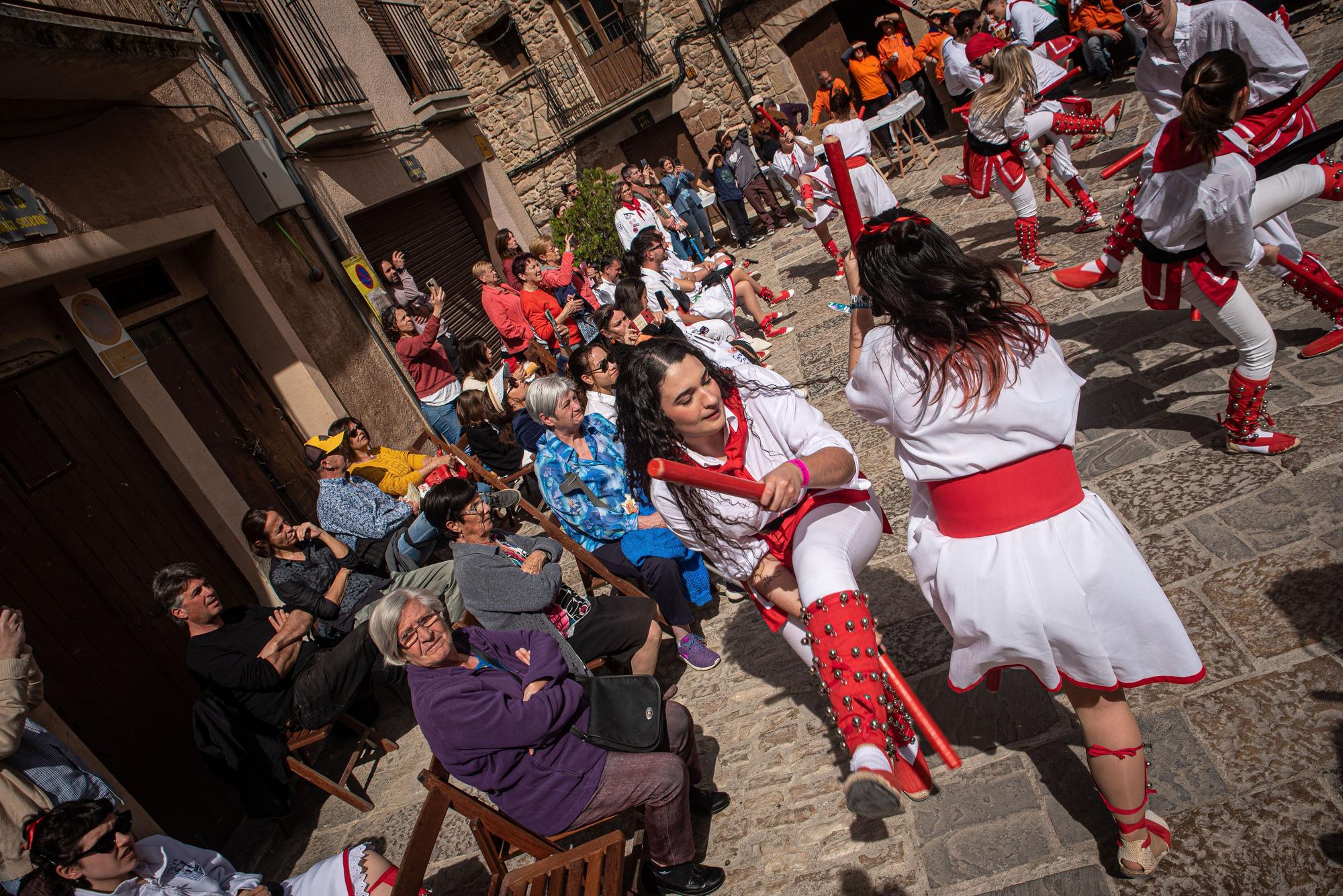 Els caramellaires omplen Súria de música, dansa i festa