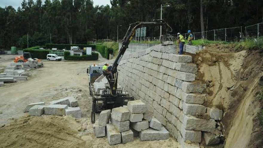 Comienzo de las obras en el campo de A Toxa. // Iñaki Abella