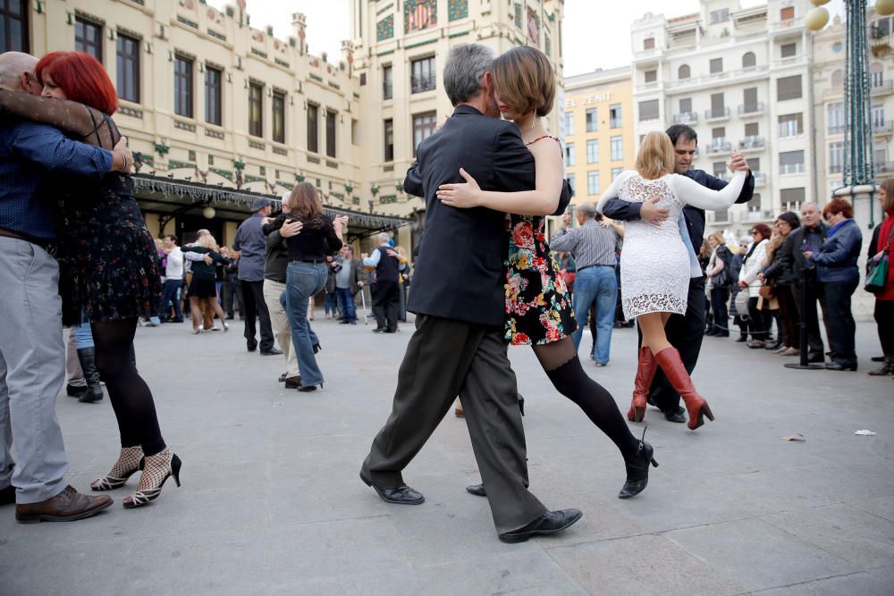 Tango en el vestíbulo de la Estación del Norte