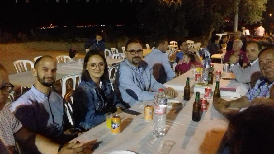 Diego José Mateos y concejales socialistas acudieron a las fiestas de Hinojar.