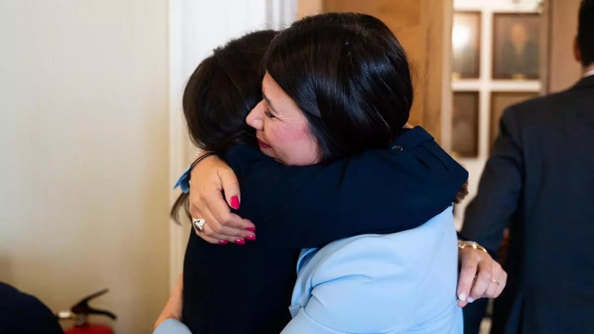 El adiós entre lágrimas de Encarna Solís: "Cáceres merece otra oposición"