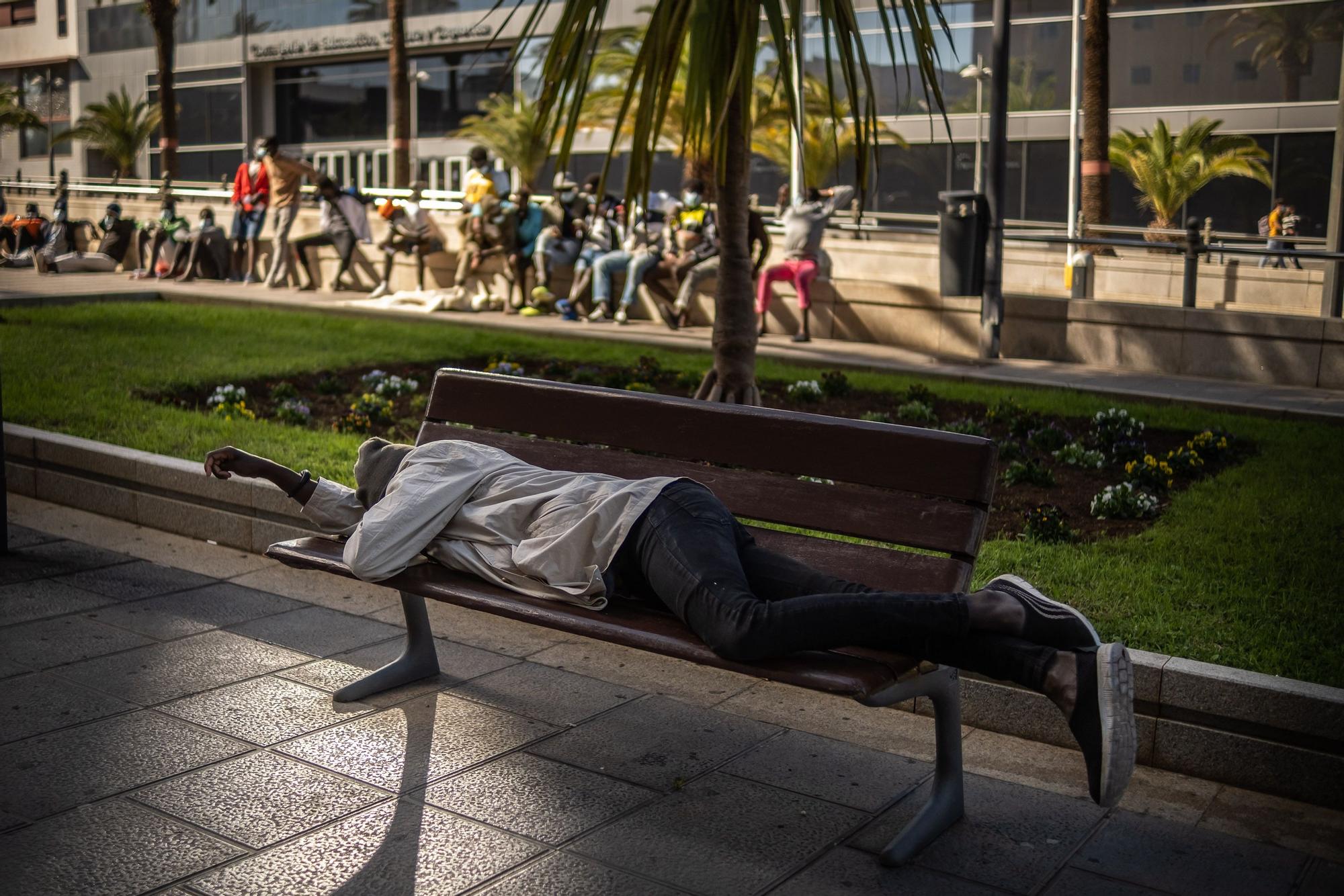 Menores migranttes denuncian su traslado al campamento de Las Raíces