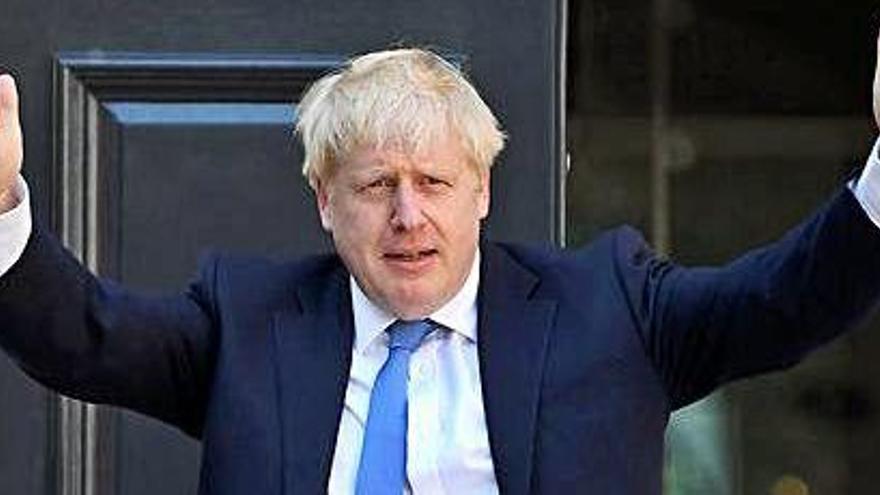 Boris Johnson mostra la seva alegria per la victòria