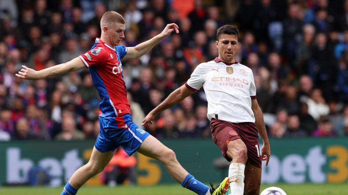 Henderson insta a jugadores como Adam Wharton, en el radar del Real Madrid, a centrarse antes del playoff de Conference League