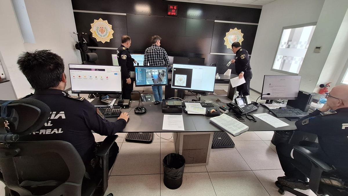 La Policía Local de Vila-real ha movilizado todos los efectivos disponibles para atender los numerosos avisos de los ciudadanos.