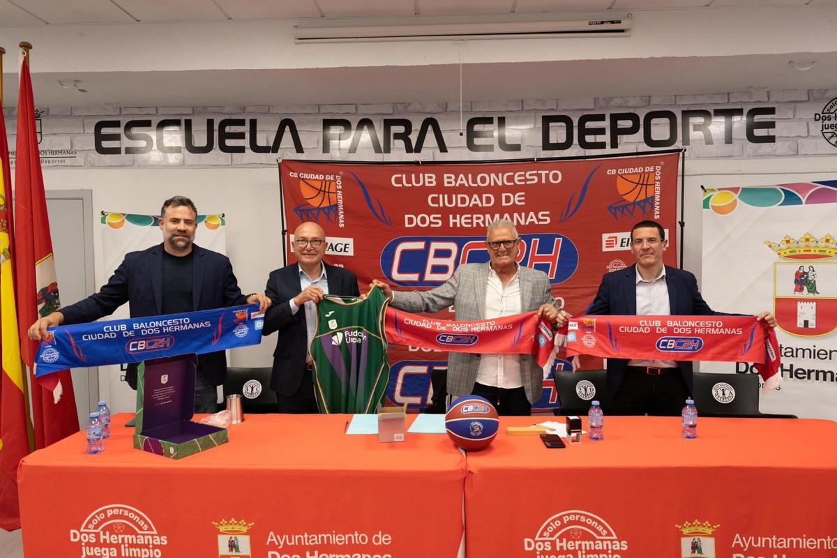 El acuerdo entre el Unicaja y el CB Ciudad de Dos Hermanas se firmó en Sevilla.