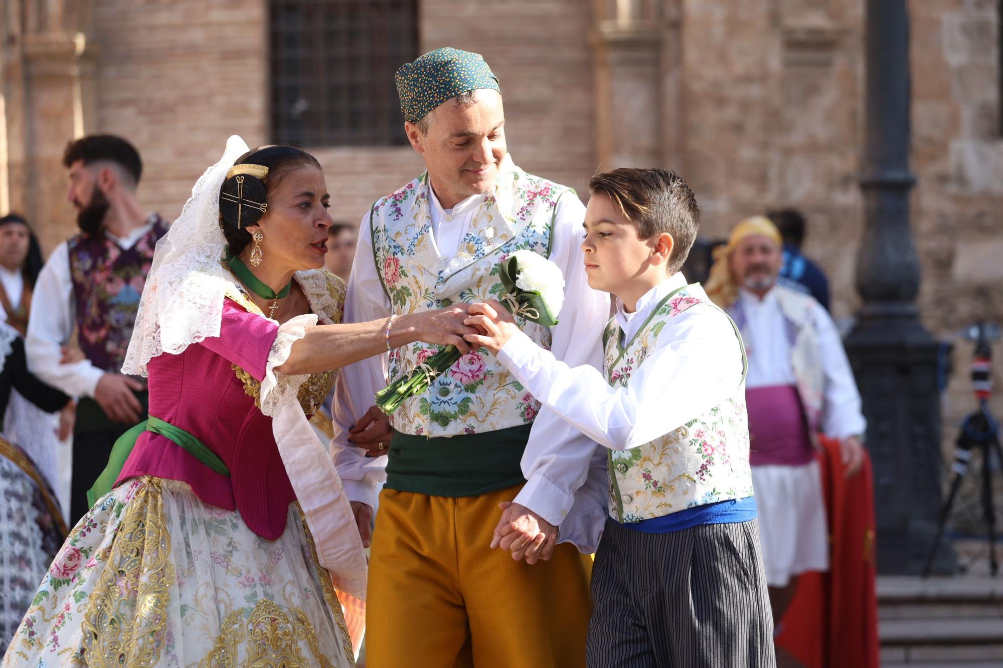 Ofrenda Fallas 2023 | Las fotos más emotivas y especiales del 17 de marzo