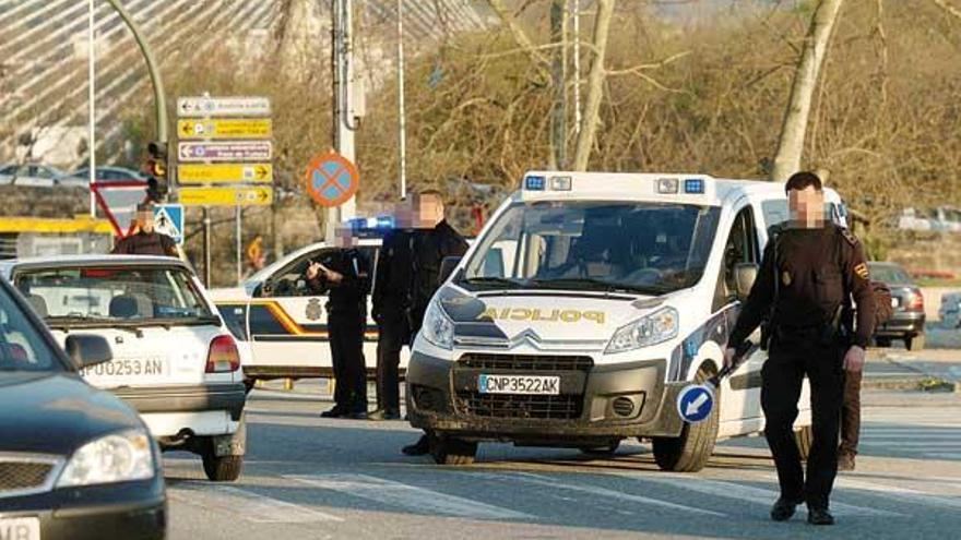 Un dispositivo policial de carácter preventivo desplegado en una carretera de Pontevedra.