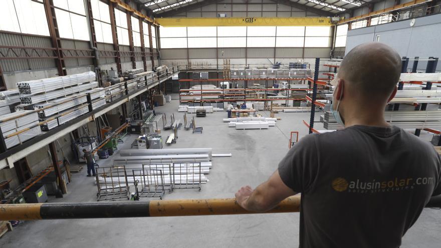 La avilesina Alusin entra en el negocio de la limpieza y mantenimiento de plantas solares