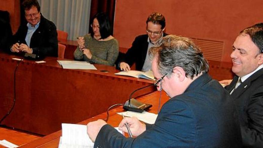 Acte de signatura del primer pacte de ciutat per a la promoció econòmica i la cohesió social, el 2013