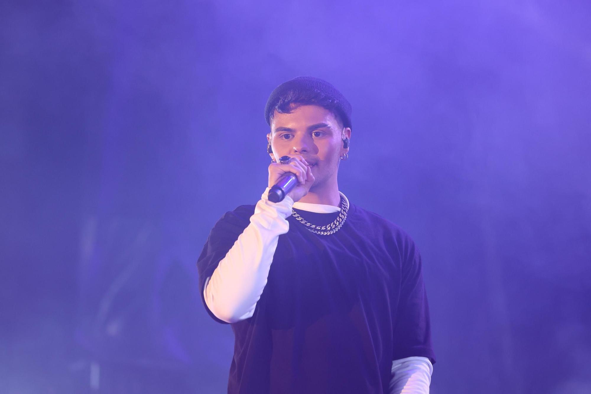 Abraham Mateo reúne a casi 8.000 personas en el concierto más multitudinario de las fiestas de Cullera