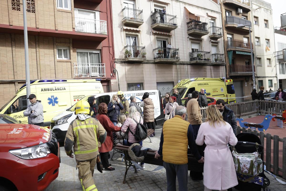 Un edificio de cinco plantas se derrumba en Badalona