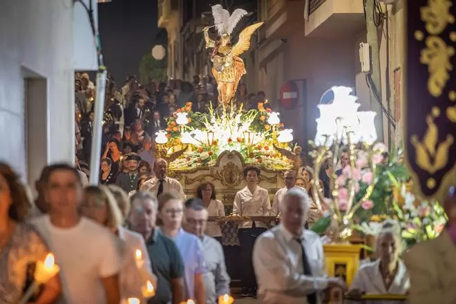 Procesión del patrón por las calles de San Miguel de Salinas