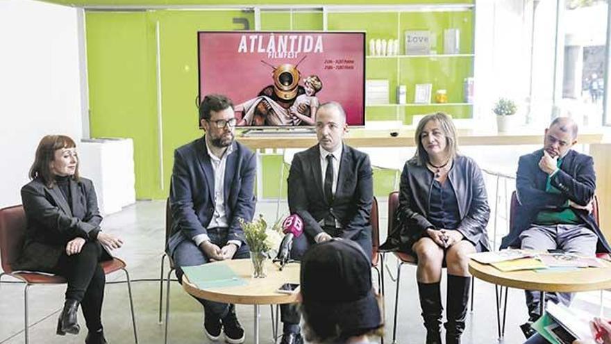 Nekane Aramburu, Antoni Noguera, Jaume Ripoll, Fanny Tur y Cosme Bonet, ayer, en Es Baluard.