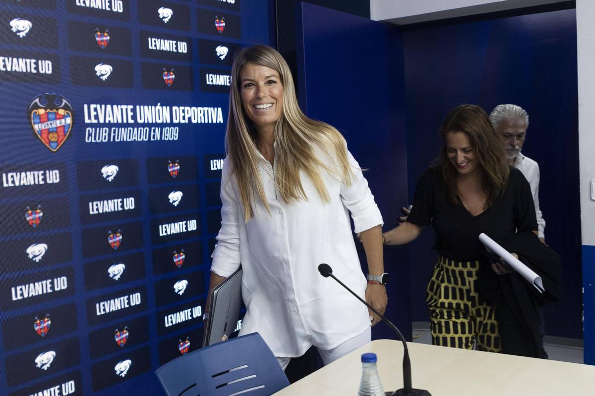 Rueda de prensa de Vilaplana como portavoz del Levante U.D.