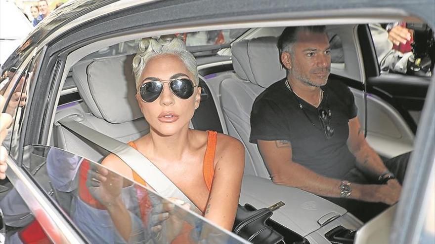 Lady Gaga anuncia su compromiso nupcial