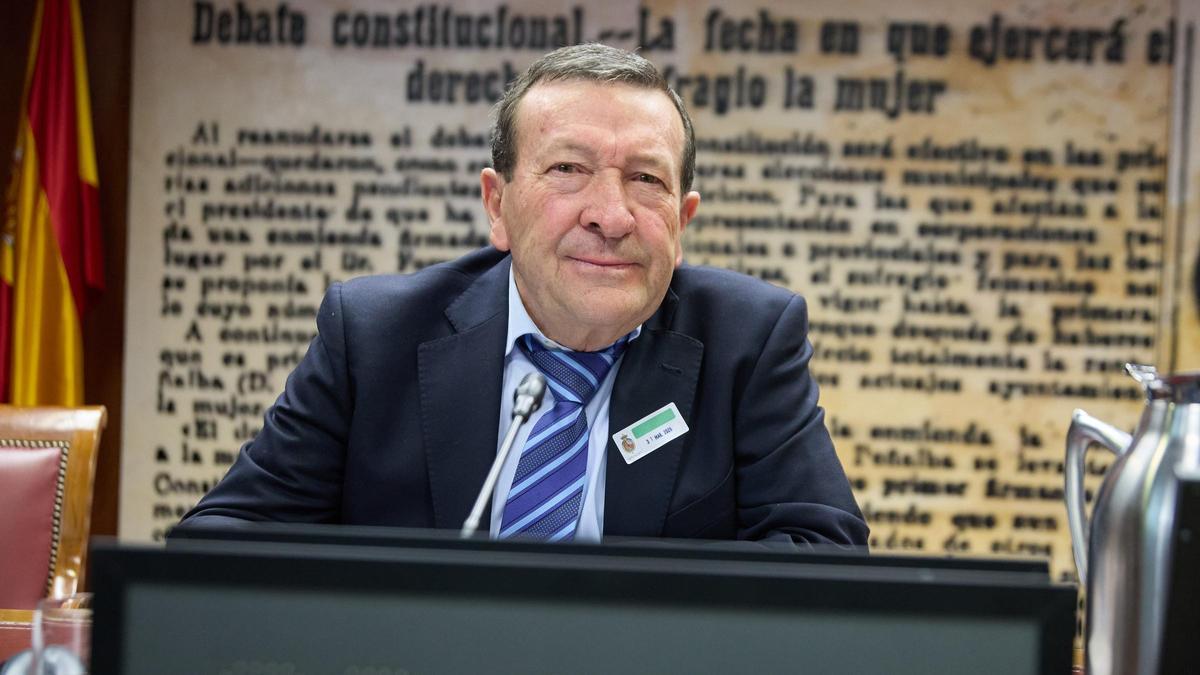 El ingeniero de caminos, Teodoro Velázquez, en el Senado, antes de su comparecencia.