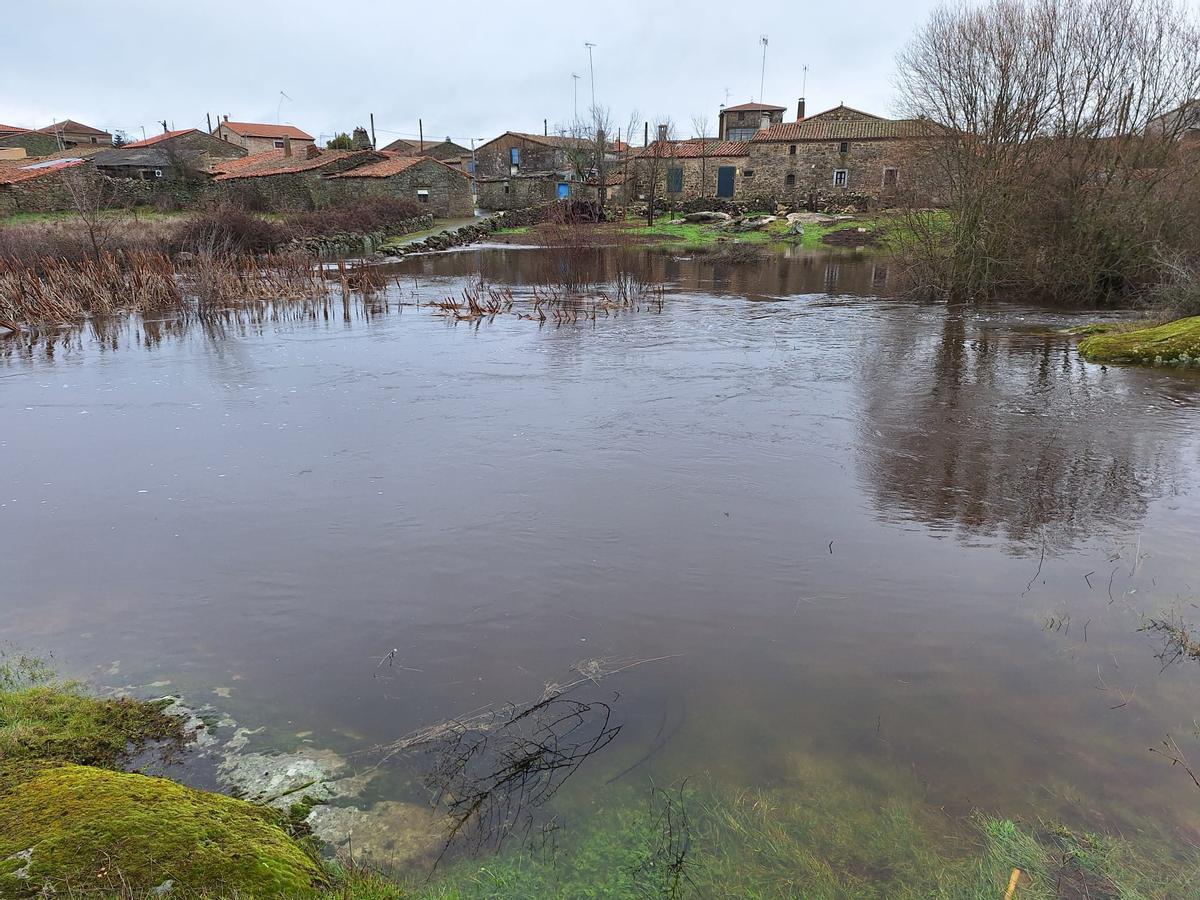 Inundaciones en Villamor de Cadozos.