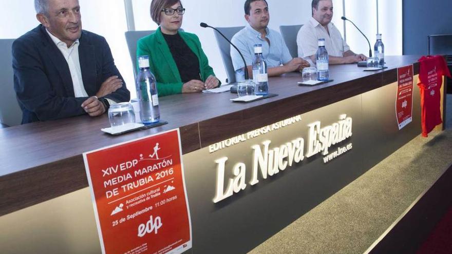 De izquierda a derecha, Nicanor Fernández, Isabel Barrado, Fernando Villacampa y Víctor Riesco.