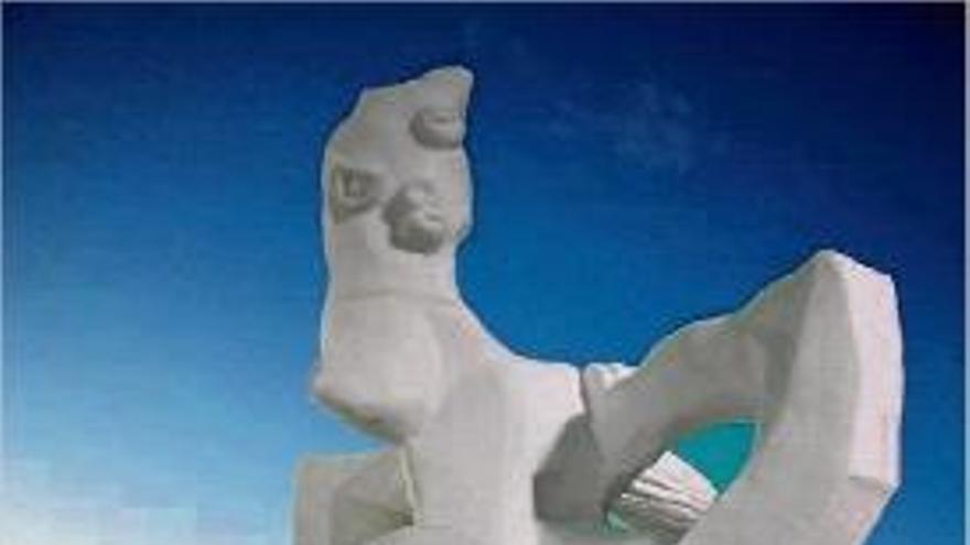 La peça dels escultors catalans, amb reminiscències picassianes.