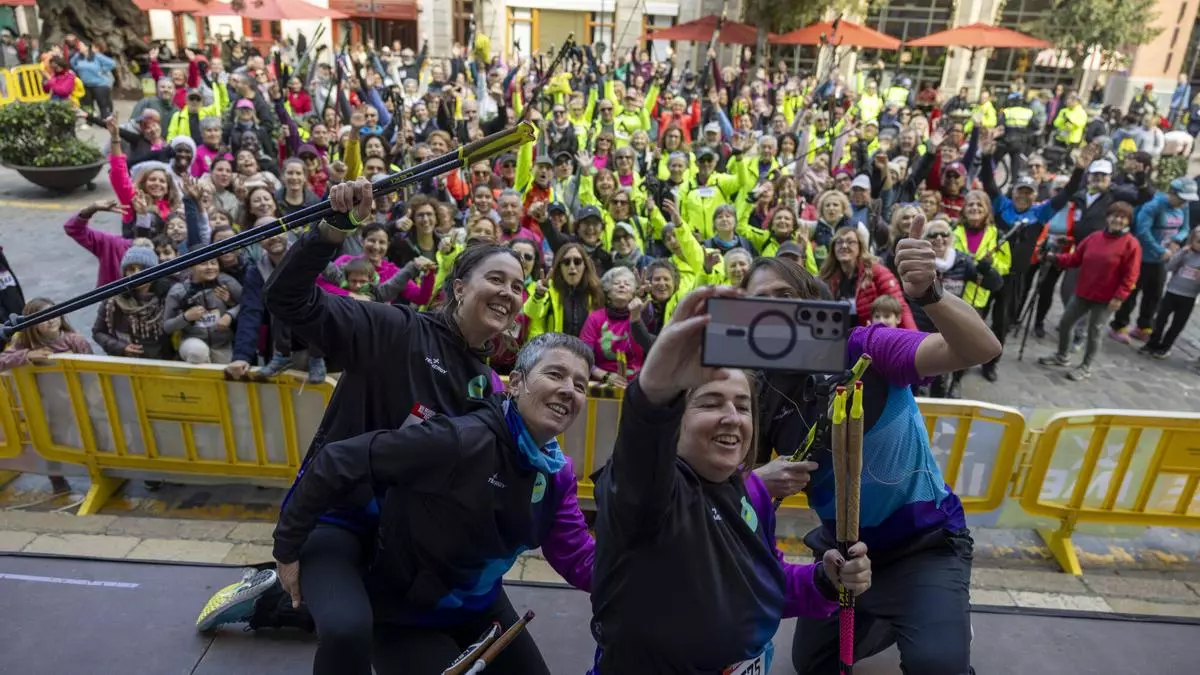 Mil personas participan en la Marcha por la Igualdad-Nordic Walking Ciutat de Palma