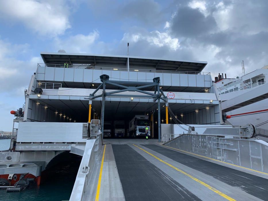 Transporte de mercancías de Armas Trasmediterránea