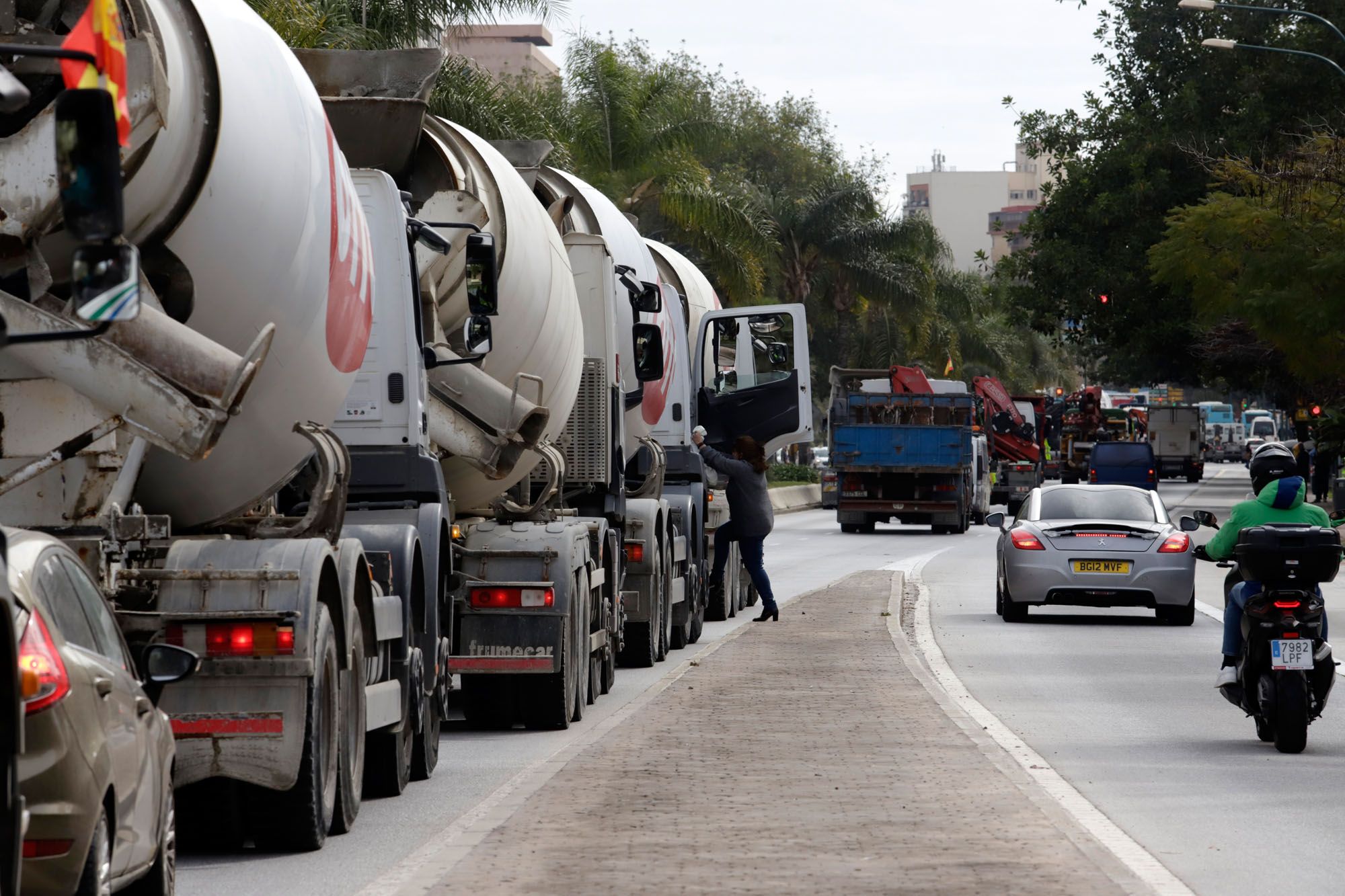 Protesta de los camioneros por el Centro de Málaga