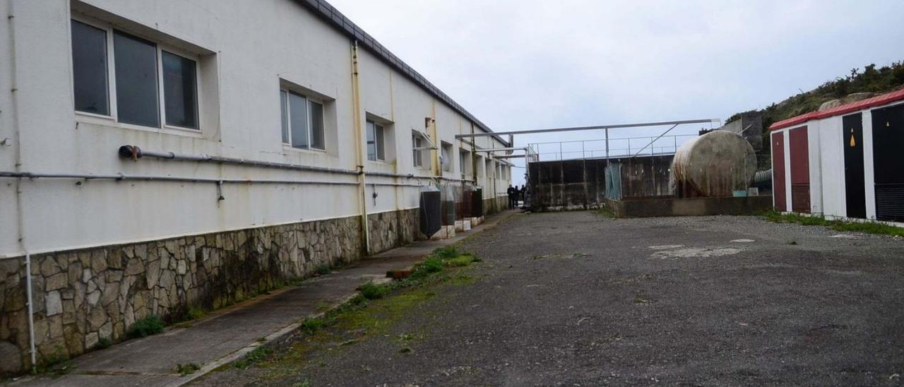 Edificio de la hatchery de A Illa de Arousa.