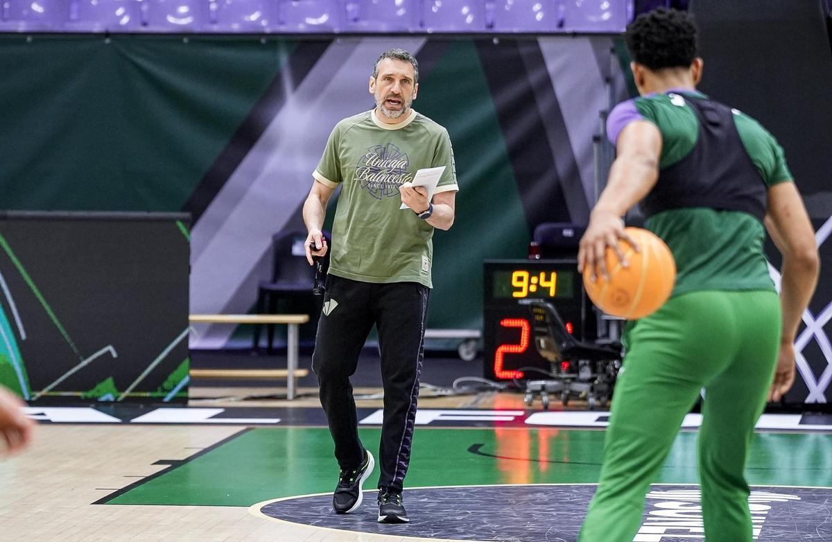 Ibon Navarro en un entrenamiento del Unicaja durante la Final Four de la BCL.