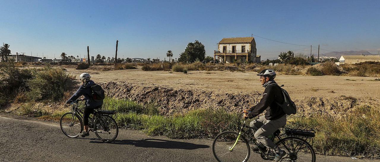 La finca situada junto a Puertas Encarnadas donde está proyectada una urbanización de 950 viviendas en ocho alturas.