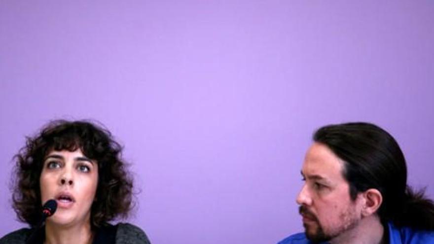 Alexandra Fernández y Pablo Iglesias. //Reuters