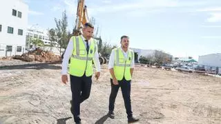 El Cabildo de Lanzarote busca nuevo suelo para ampliar el parquin del hospital y evitar multas a los trabajadores