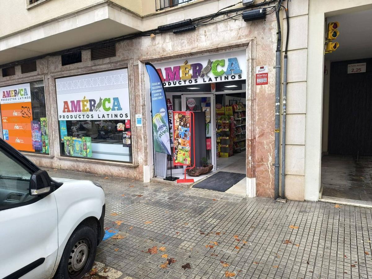 América Productos Latinos en la calle Jafuda Cresques en Palma.