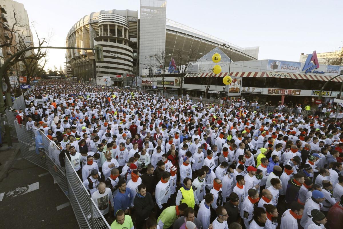 Vista general de los participantes en una San Silvestre Vallecana a la altura del Bernabéu.