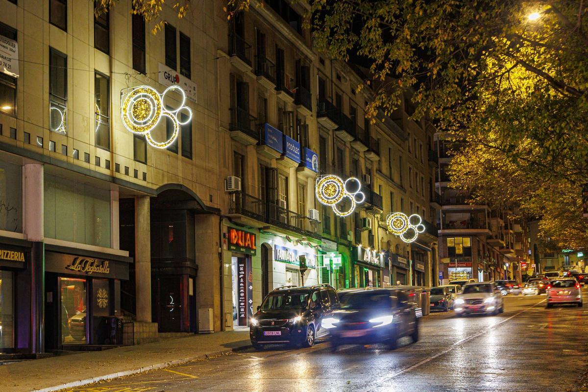 La il·luminació nadalenca de les festes a Manresa