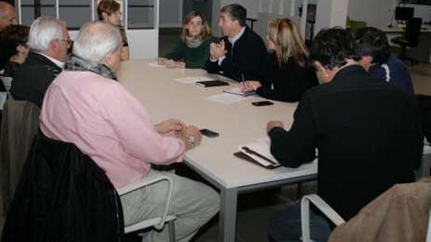 Imagen de la reunión celebrada en el Espai Àgora de Alcoy.