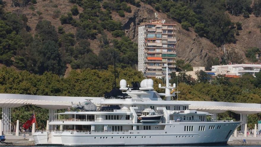 El &#039;Tatoosh&#039; está atracado en el muelle 2, en el Palmeral.