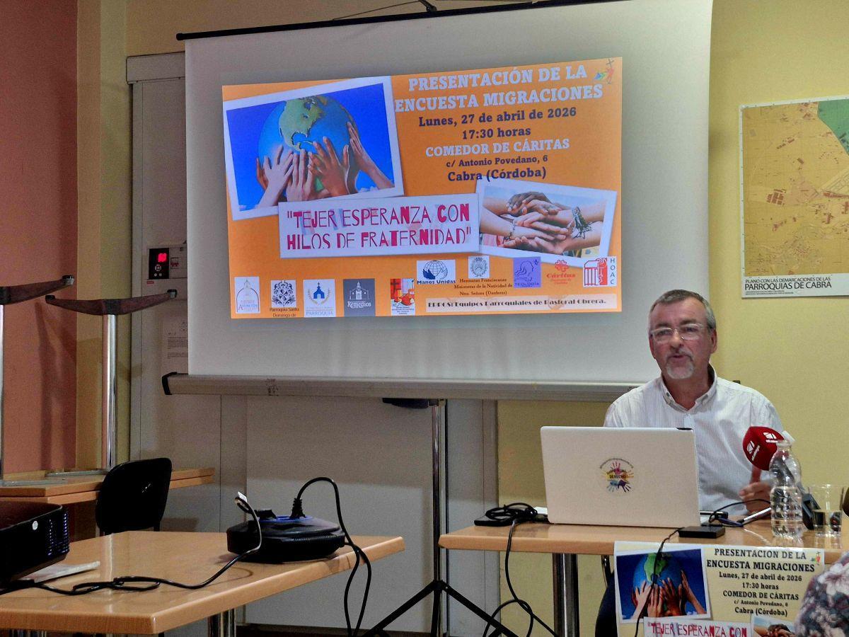 Juan Francisco Garrido expone los resultados de la encuenta sobre la población migrante en Cabra.