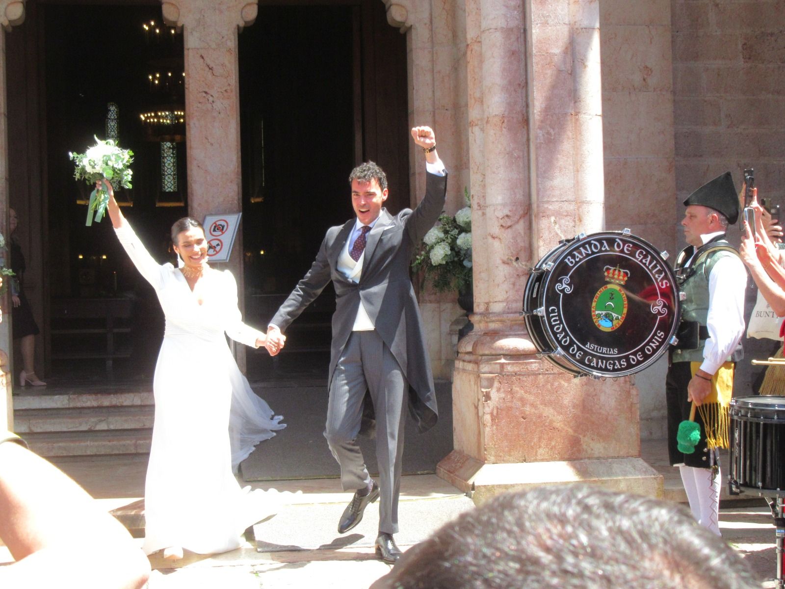 Ana Obregón arrasa en la boda asturianada de su sobrino con una canguesa