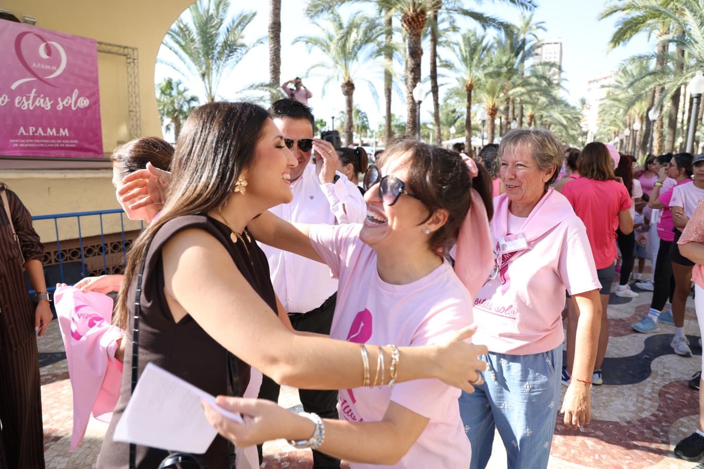 Así ha sido el acto conmemorativo de APAMM en Alicante por Día Internacional contra el Cáncer de Mama