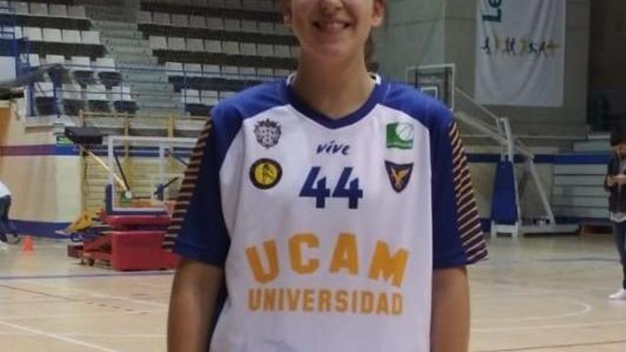 María Toledo debuta en LF2 cinco años después de sus hermanos en ACB