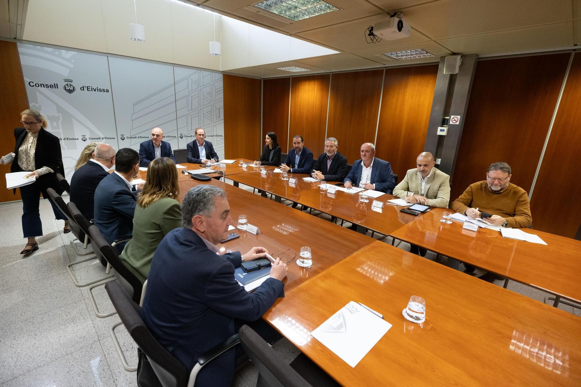 Mesa del agua en el Consell de Ibiza