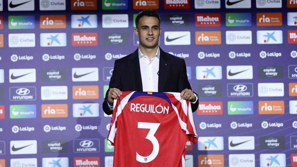 Sergio Reguilón, este jueves, durante su presentación con el Atlético.